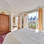 Elegant And Perfectly Maintained Apartment