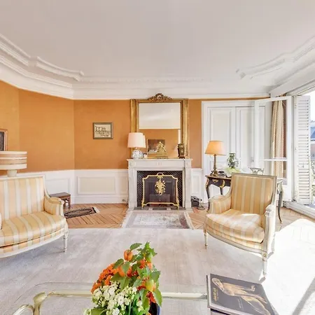 Elegant And Perfectly Maintained Apartment *